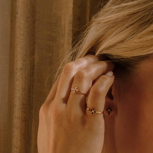 Gigi Clozeau - Bague opale Croix Perlée, diamant, or jaune, T 49