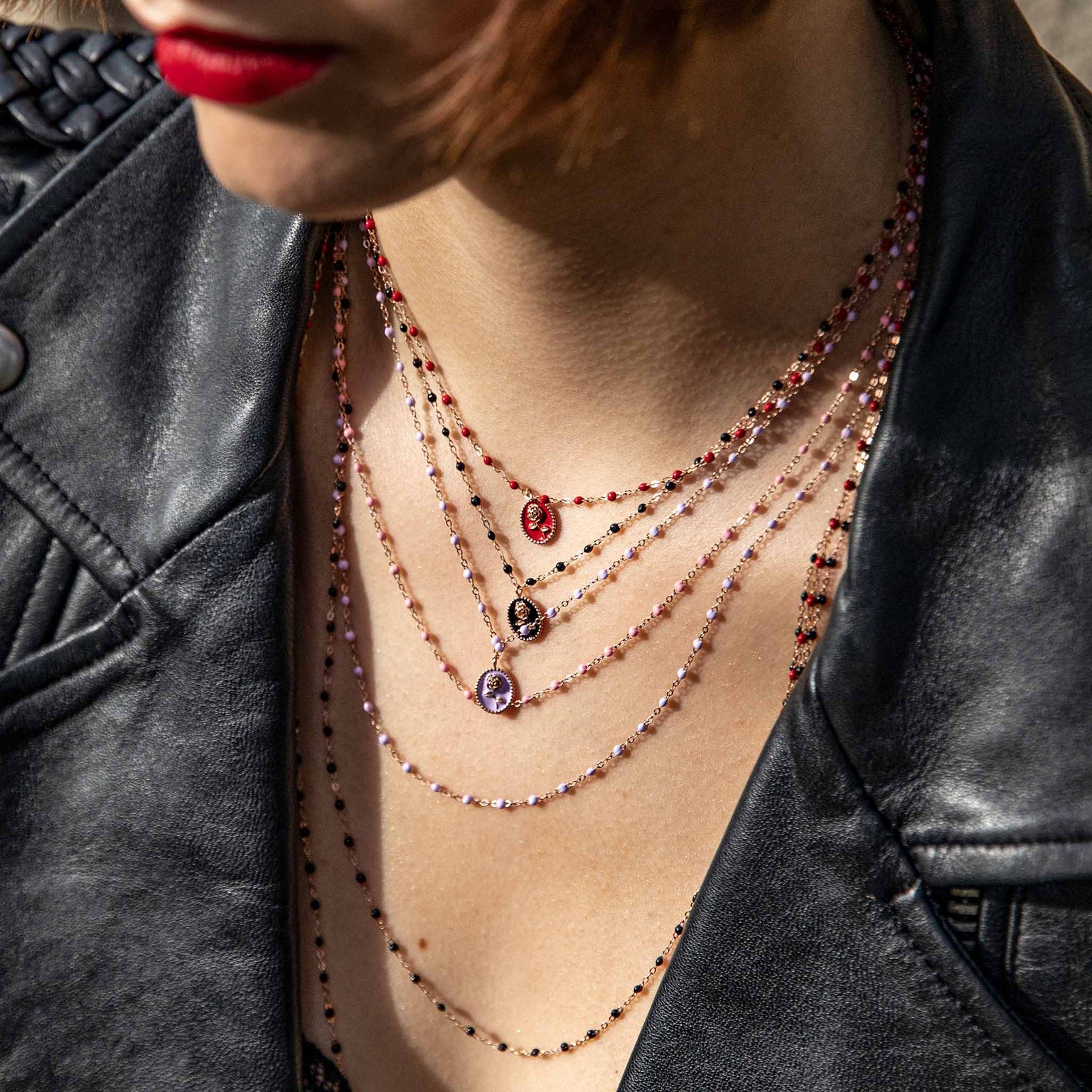 Gigi Clozeau - Collar Rose resina amapola, oro amarillo, 42 cm