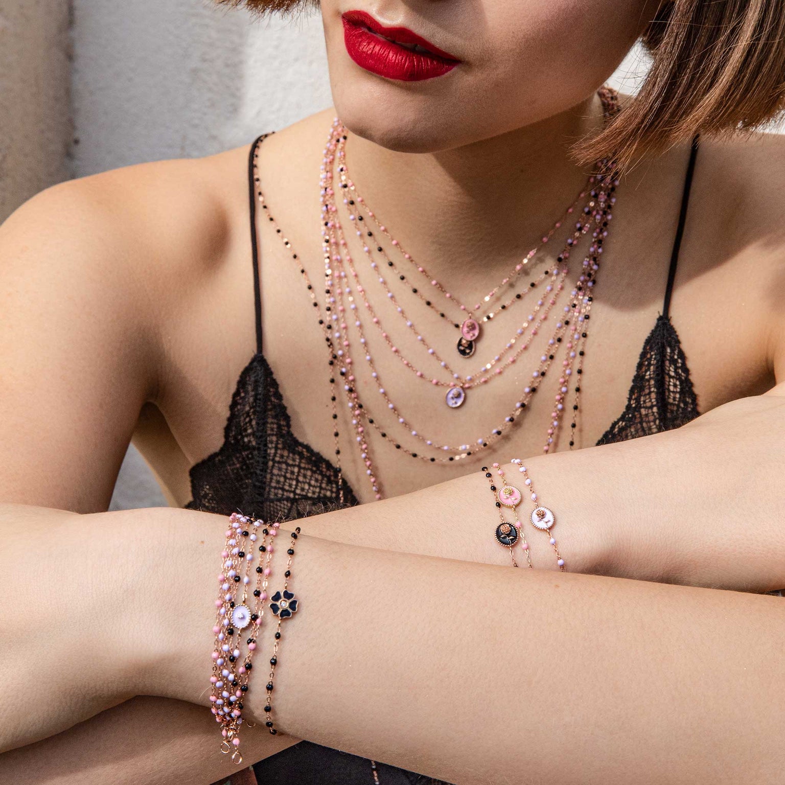 Gigi Clozeau - Collar Rose resina negra, oro rosa, 42 cm